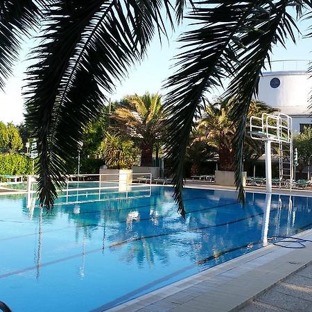 Hotel Cormoran Католика Екстериор снимка