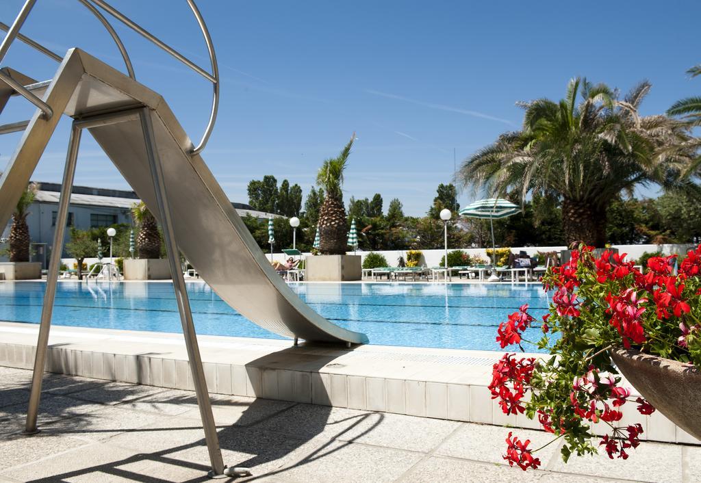 Hotel Cormoran Католика Екстериор снимка
