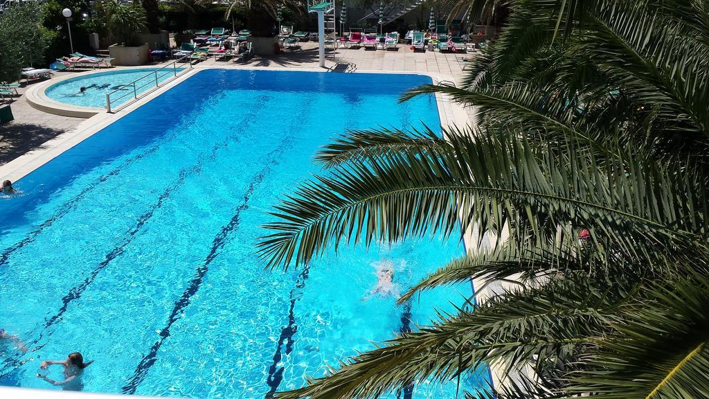 Hotel Cormoran Католика Екстериор снимка